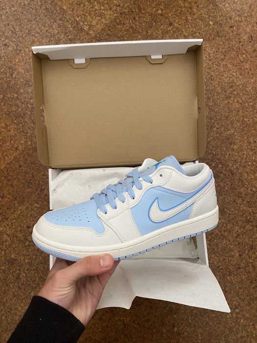 Jordan 1 Low SE Reverse Ice Blue (W)