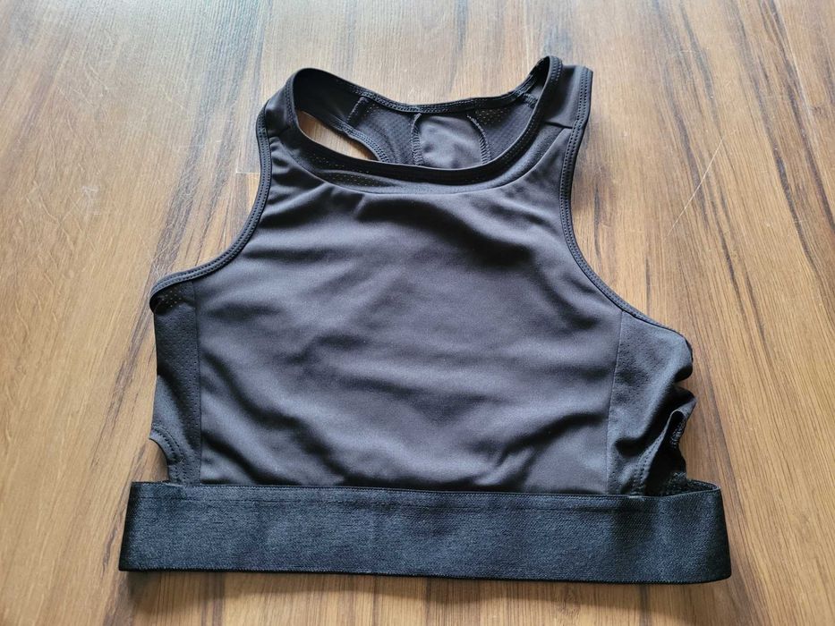 Top sportowy Zara rozm. 140