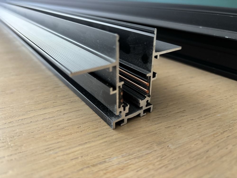 Szynoorzewody Aqform High Multitrack w kolorze czarnym - 1m.