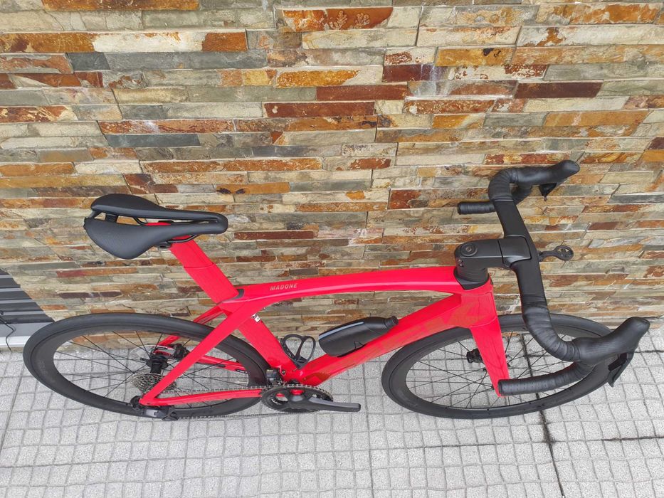 Trek Madone Ultegra Di2 24v (set. 2024)