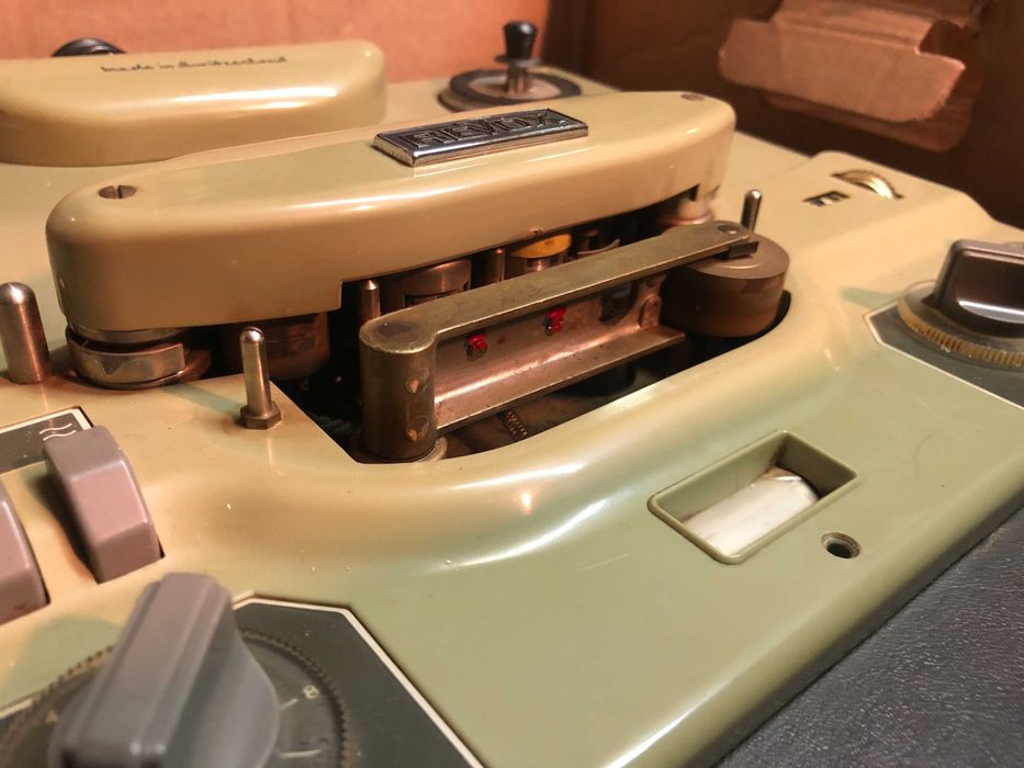 Revox F36 para restauro/conversão amplificador guitarra