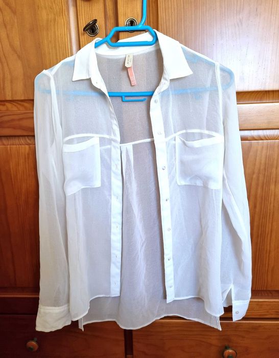 Camisa branca com transparência Bershka, tamanho XS