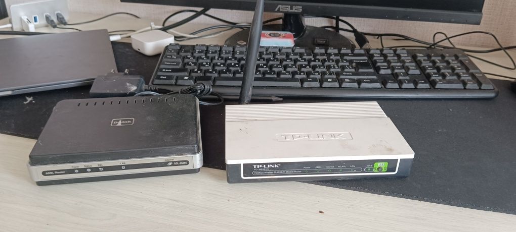 ADSL модем и роутер.