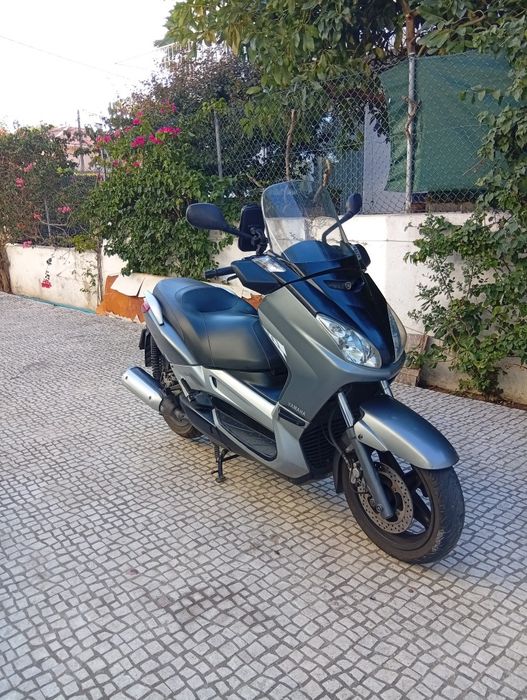 Yamaha Xmax 250.