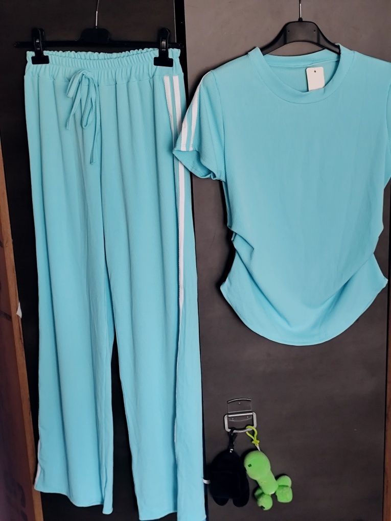 Dres prążek z lampasami  m/ L nowy