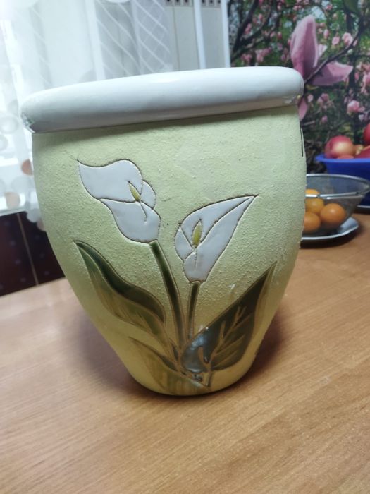 Продам глиняний вазон для квітів