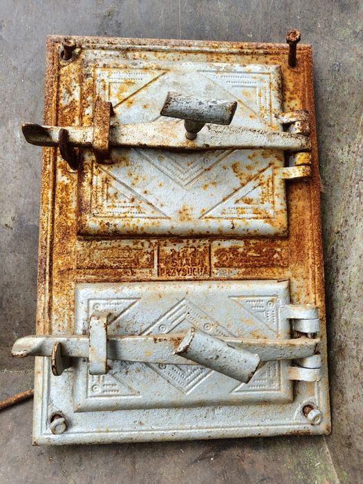 żeliwne drzwiczki od pieca