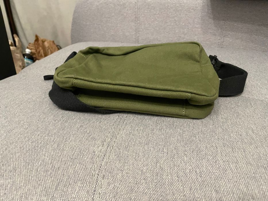 Сумка Levi`s в оливковом цвете, хорошее состояние