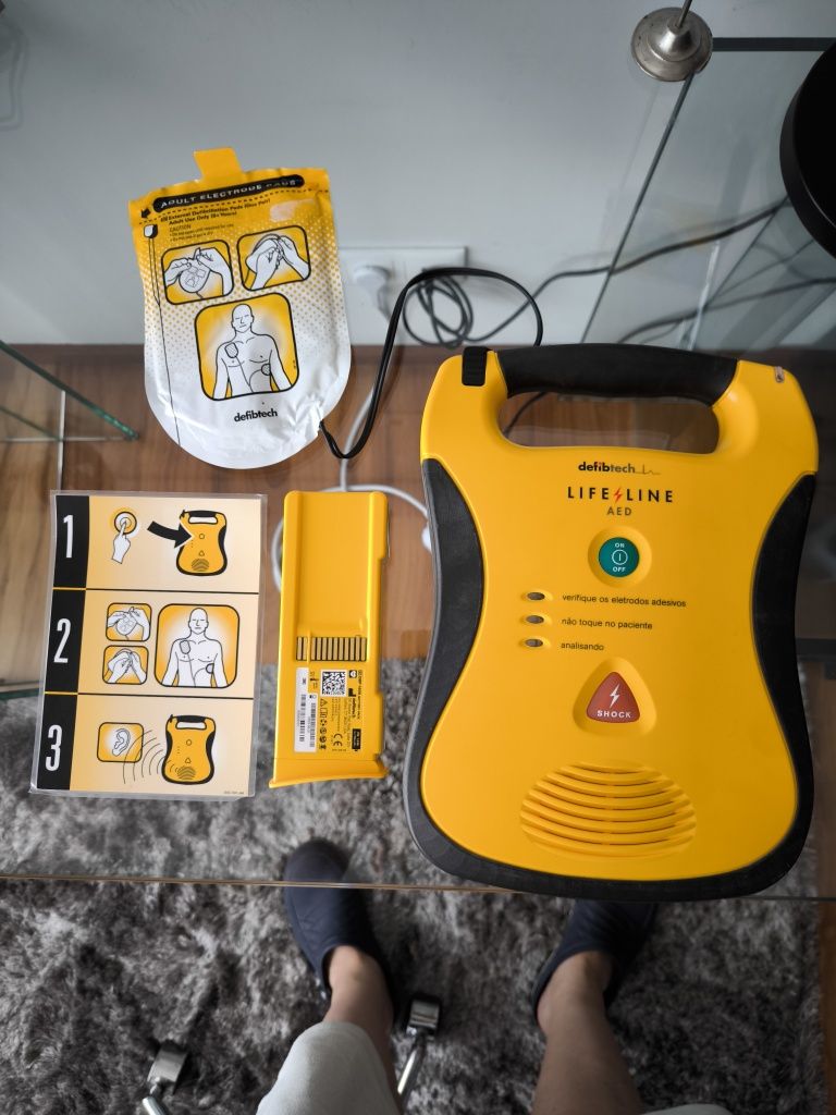 Desfibrilador Defibtech Lifeline Semi Automático