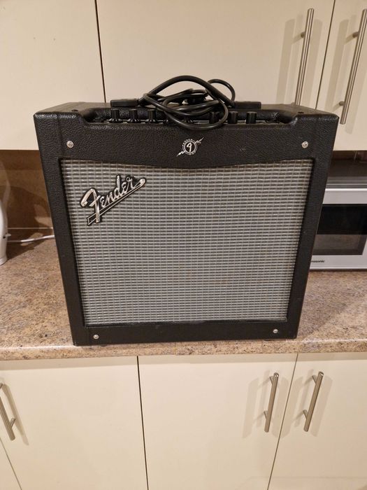 Kомбопідсилювач Fender Mustang II V2