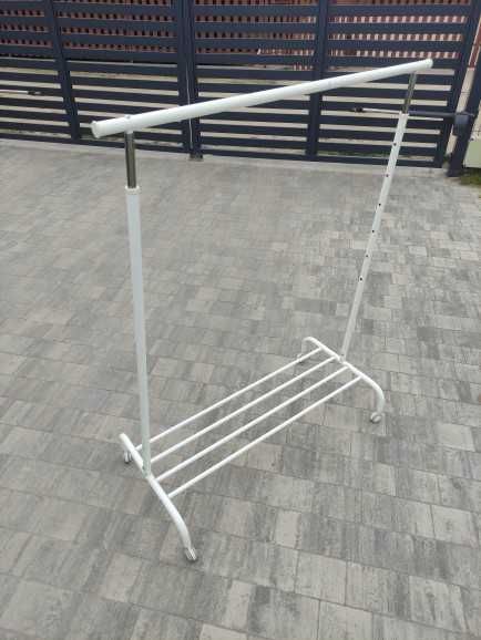 Wieszak stojący na ubrania - stojak na kółkach IKEA