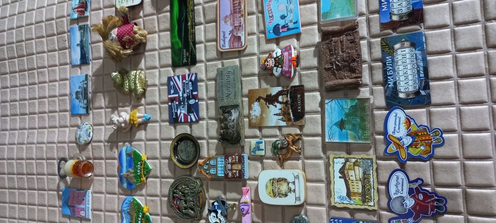 Колекція магнітів на холодильник з різних країн,  ціна за всі 700 грн