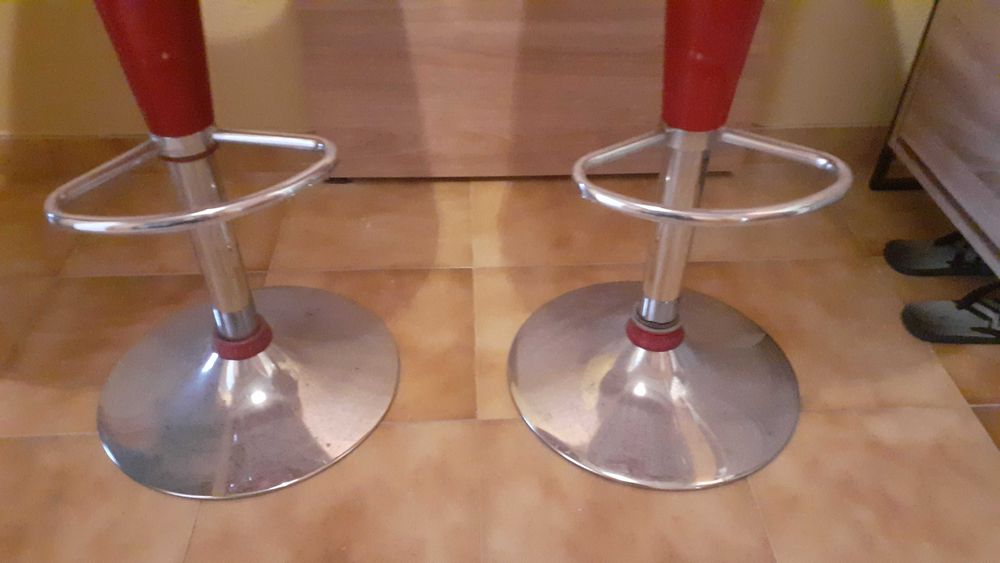 Bancos altos com elevador