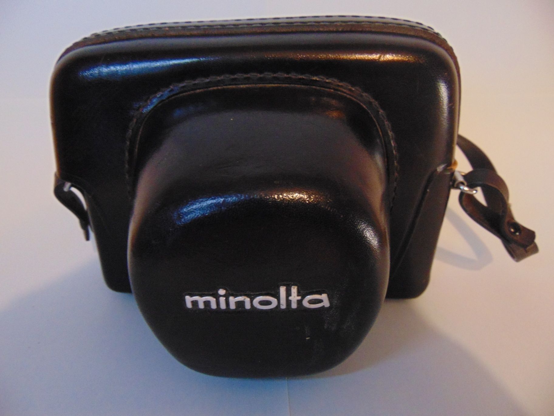 Minolta Hi-Matic 7S (45mm f/1.8)