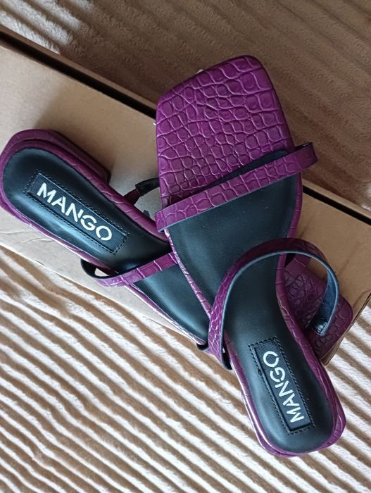 Продам нові шльопанці Mango