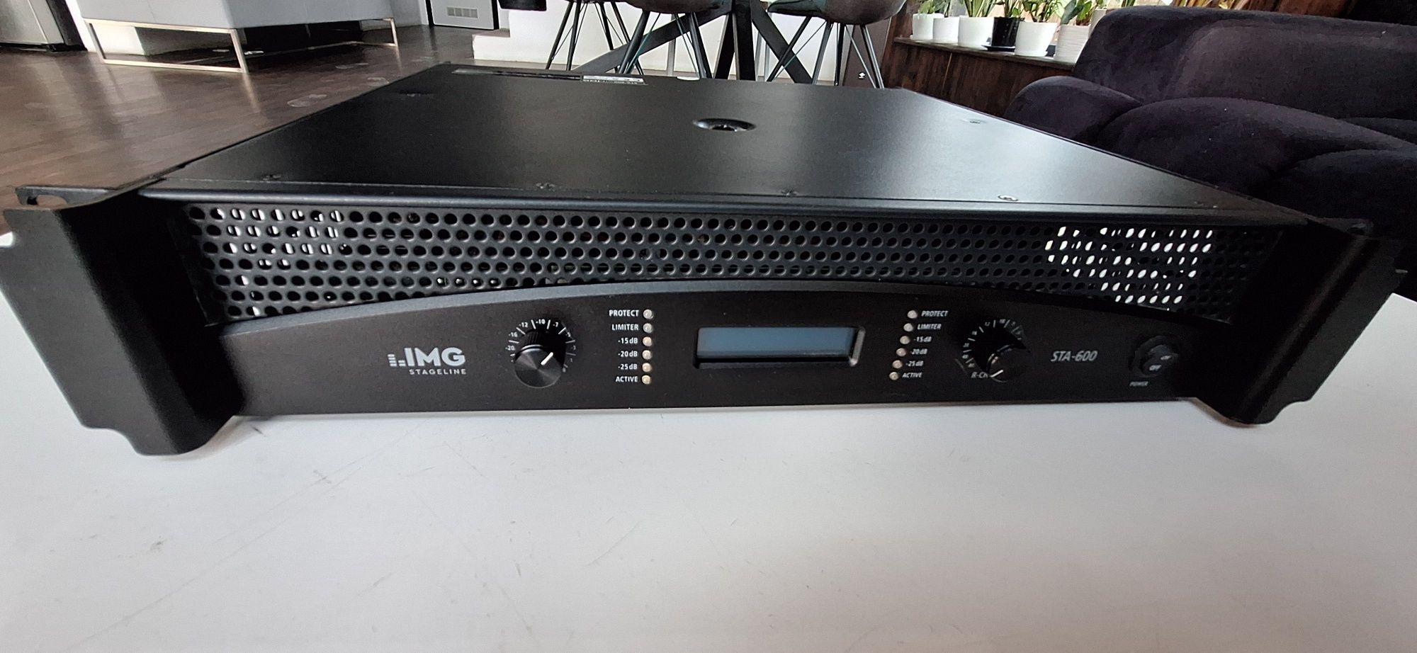 Końcówka mocy. Profesjonalny wzmacniacz stereo, 600W RMS
