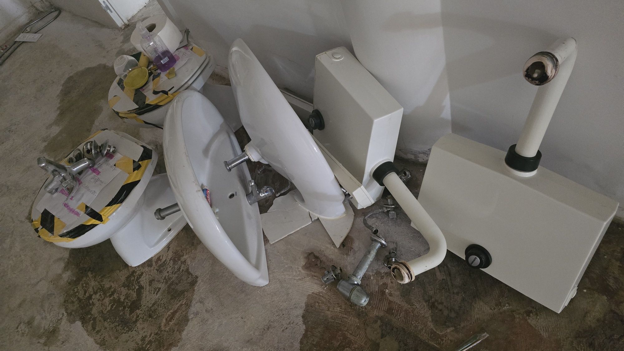 Vendo varias peças de louça sanitaria