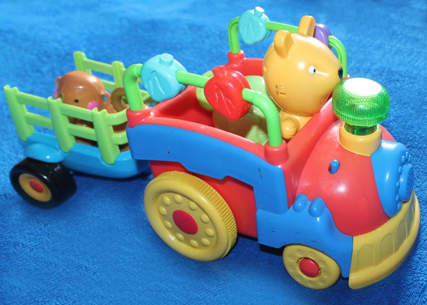 Fisher Price wesoły muzyczny pociąg ze zwierzętami