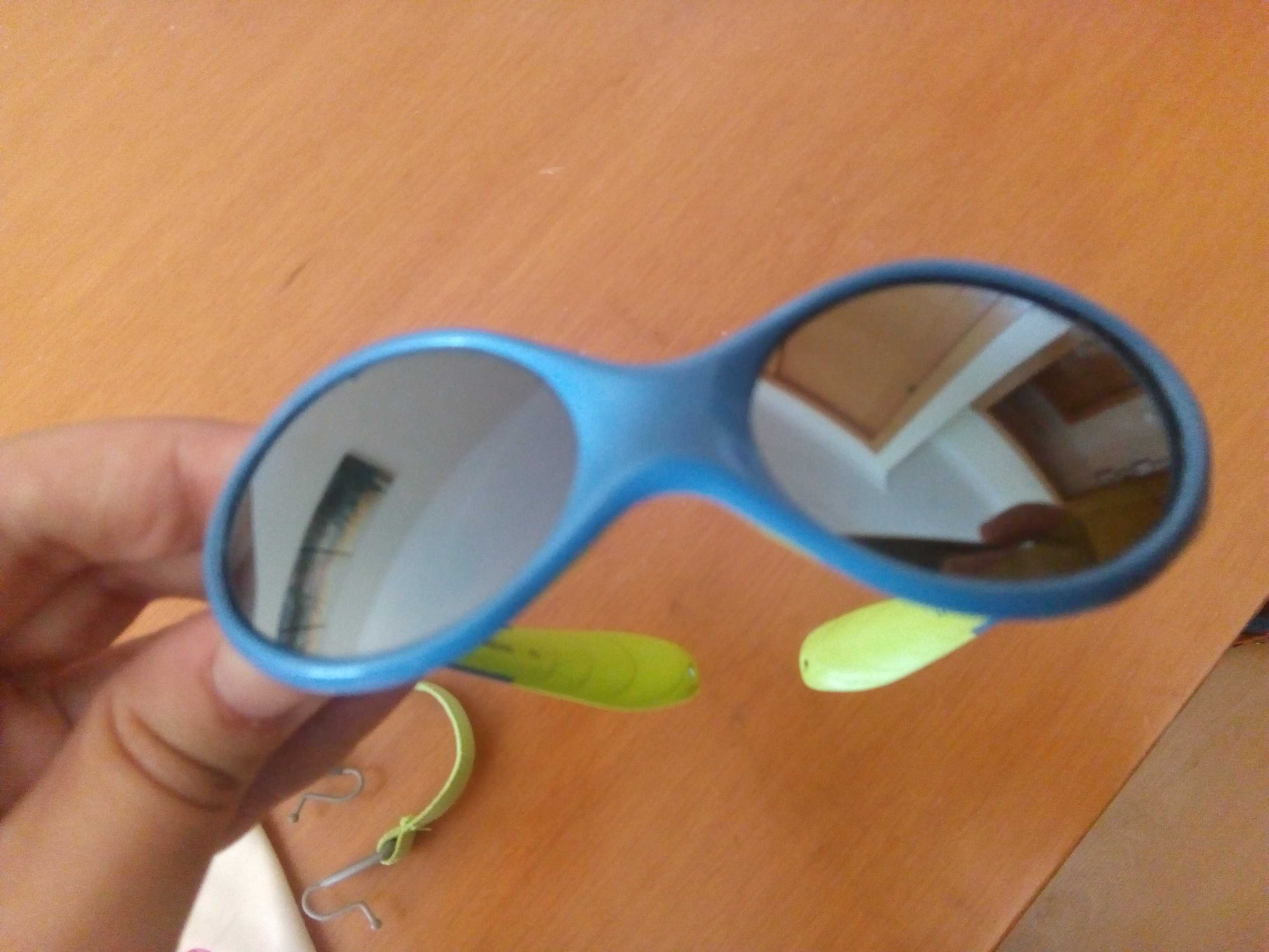 Óculos de sol com proteção UV para bebés
