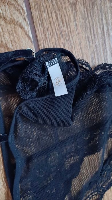 Komplet eleganckiej koronkowej bielizny God Save Queens w rozm. S
