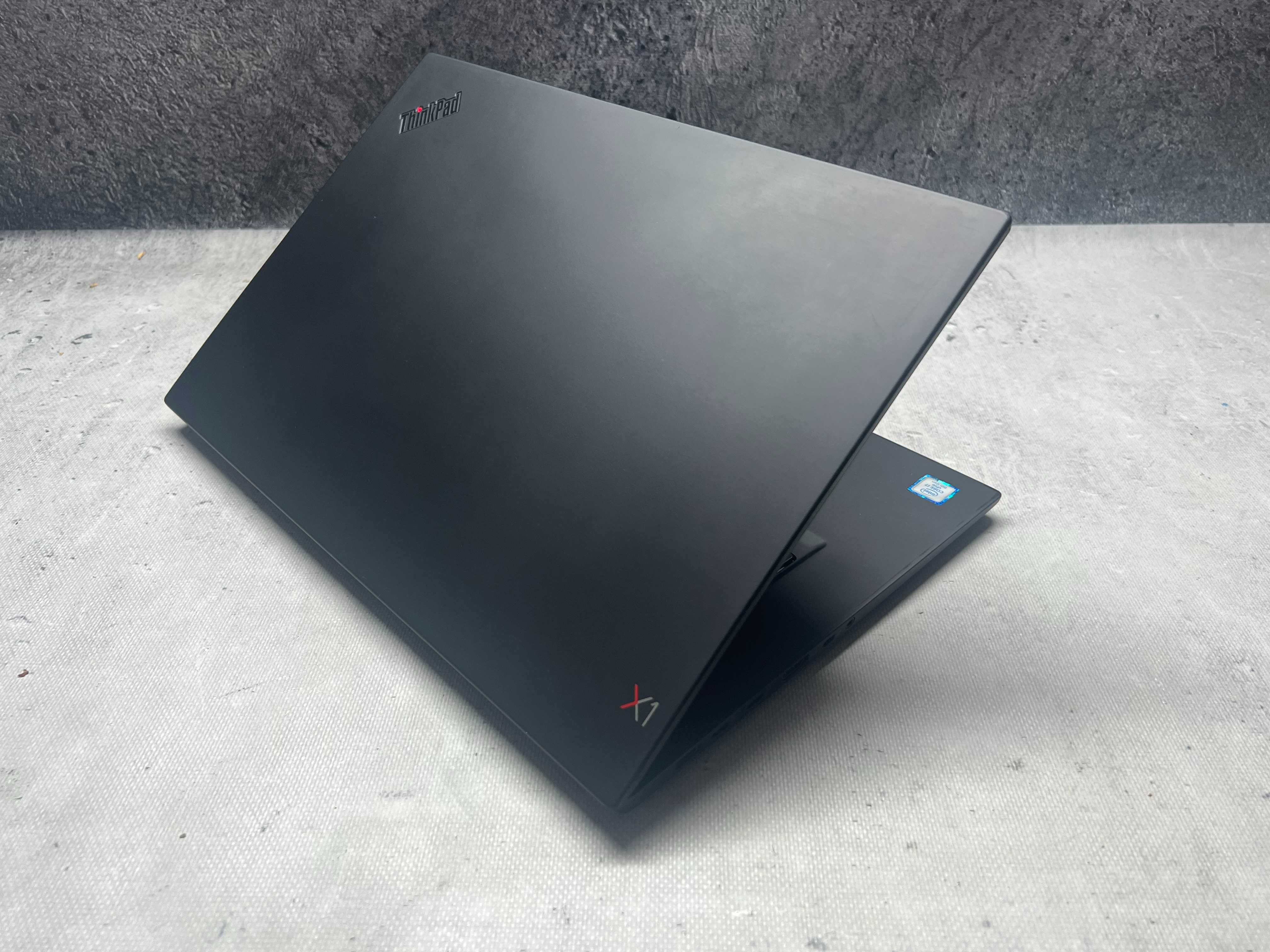 ThinkPad X1 Extreme / i7 8850H 4.3 GHz / 32GB DDR4 / 2TB SSD / 15.6 4K