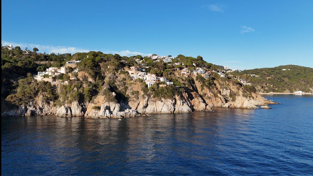 От владельца! Участок с проектом на берегу моря. Барселона. Испания.