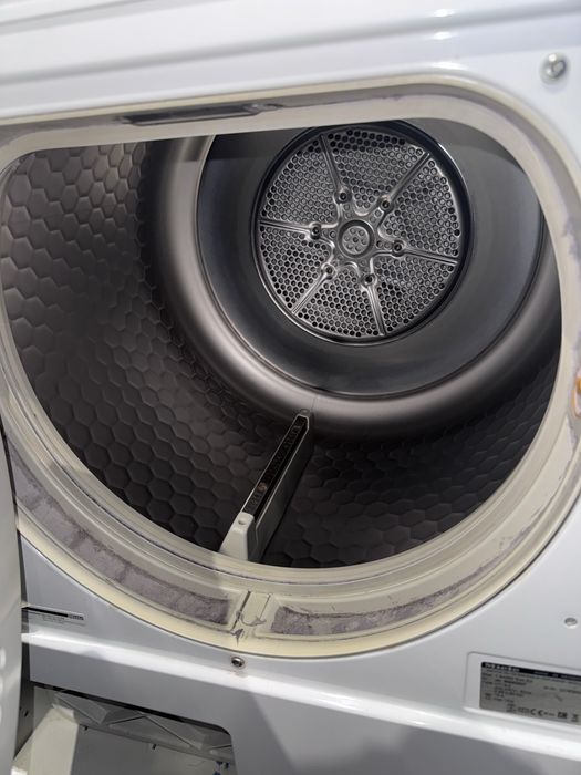 Сушильна машина Miele T 8425 C