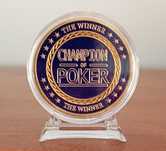 Moeda Comemorativa Champion of Poker com Suporte