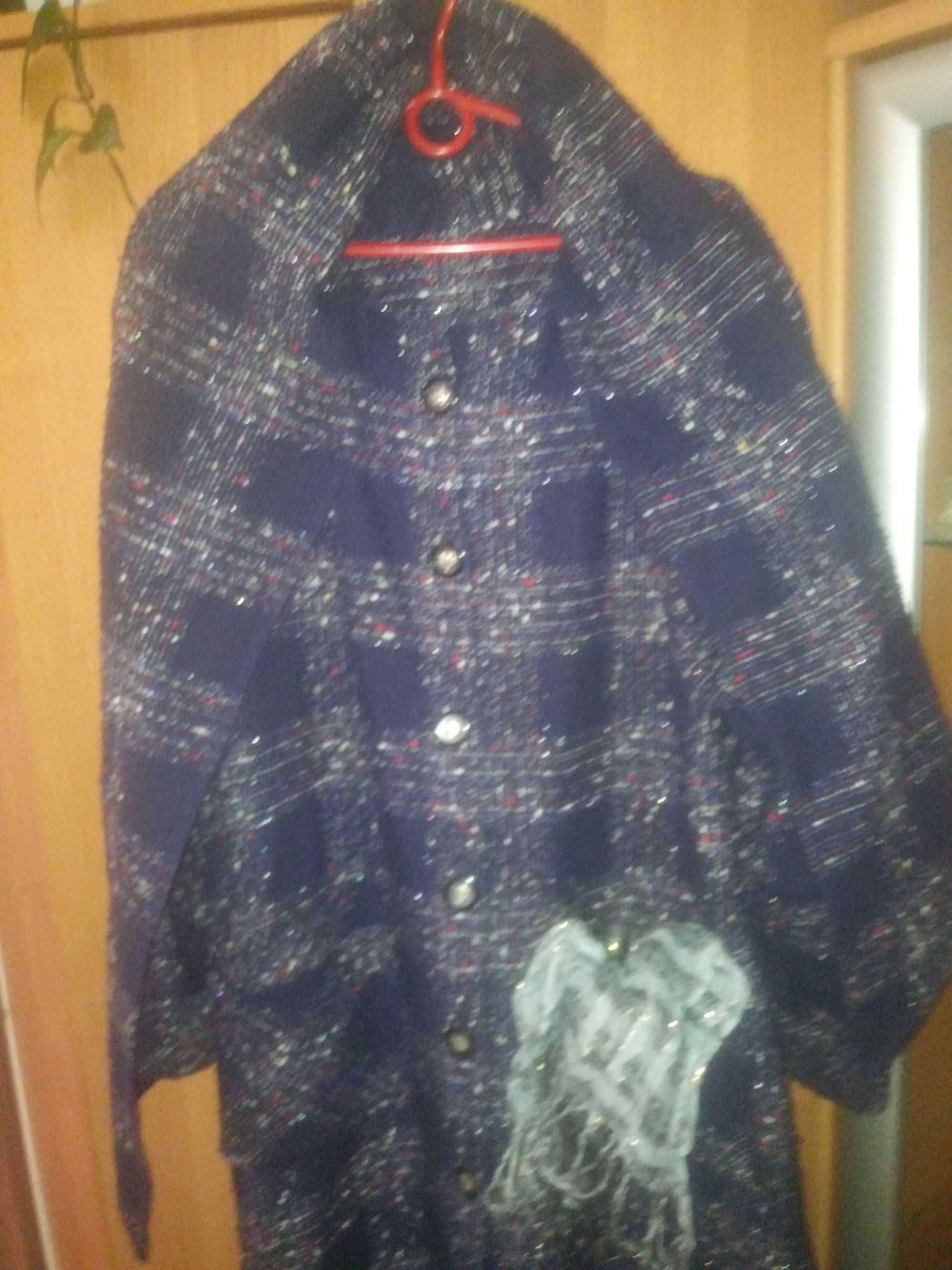 Granatowy wielokolorowy jesienny długi płaszcz w kratę XXL