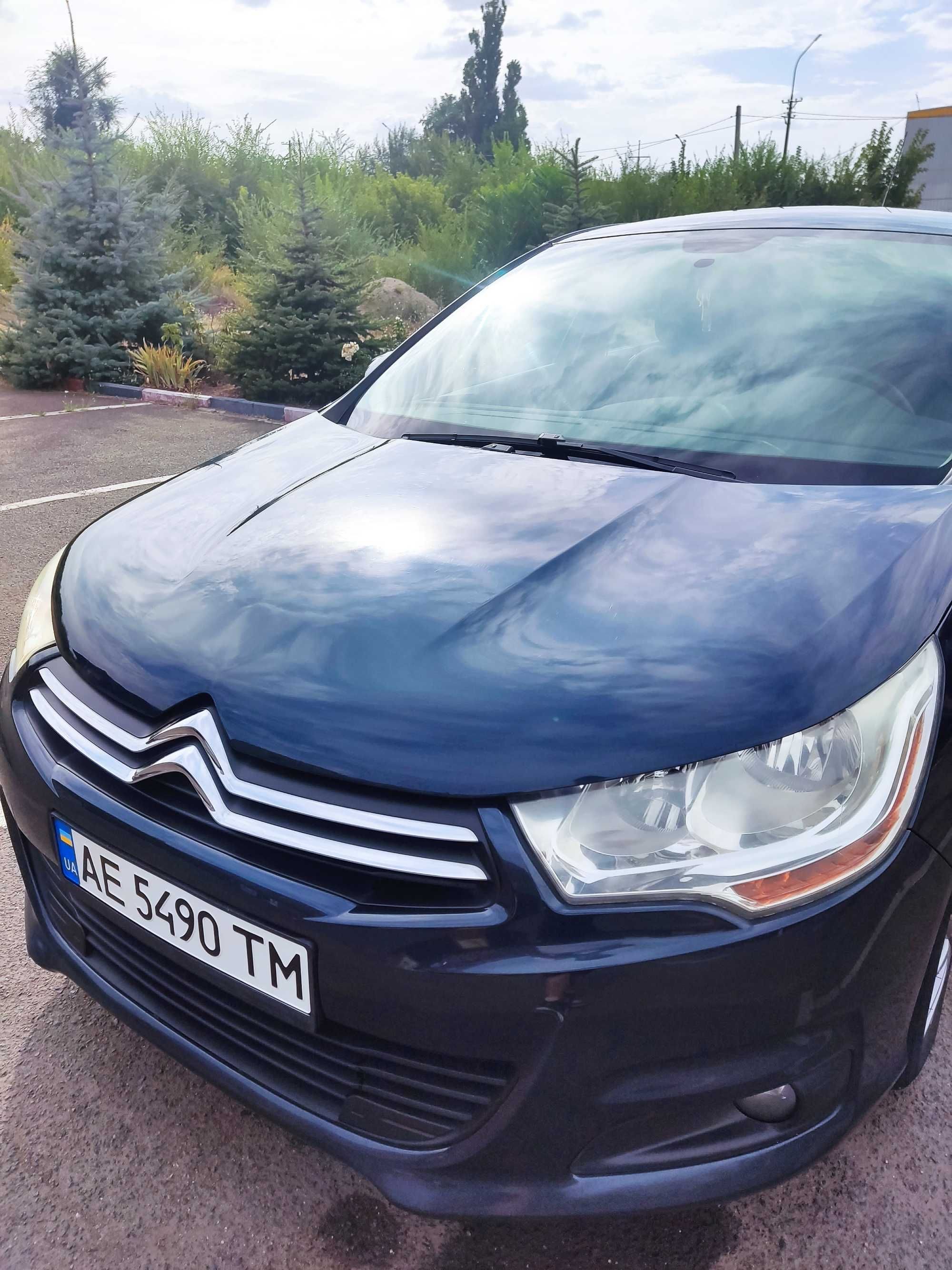 Автомобіль Citroen C4
