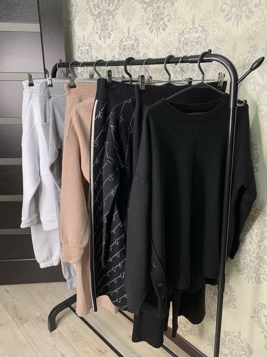 Костюми прогулянкові жіночі