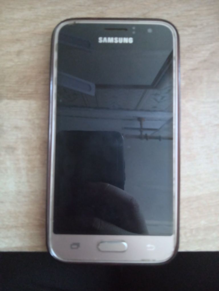 Продам телефон Samsung galaxy J6 2016