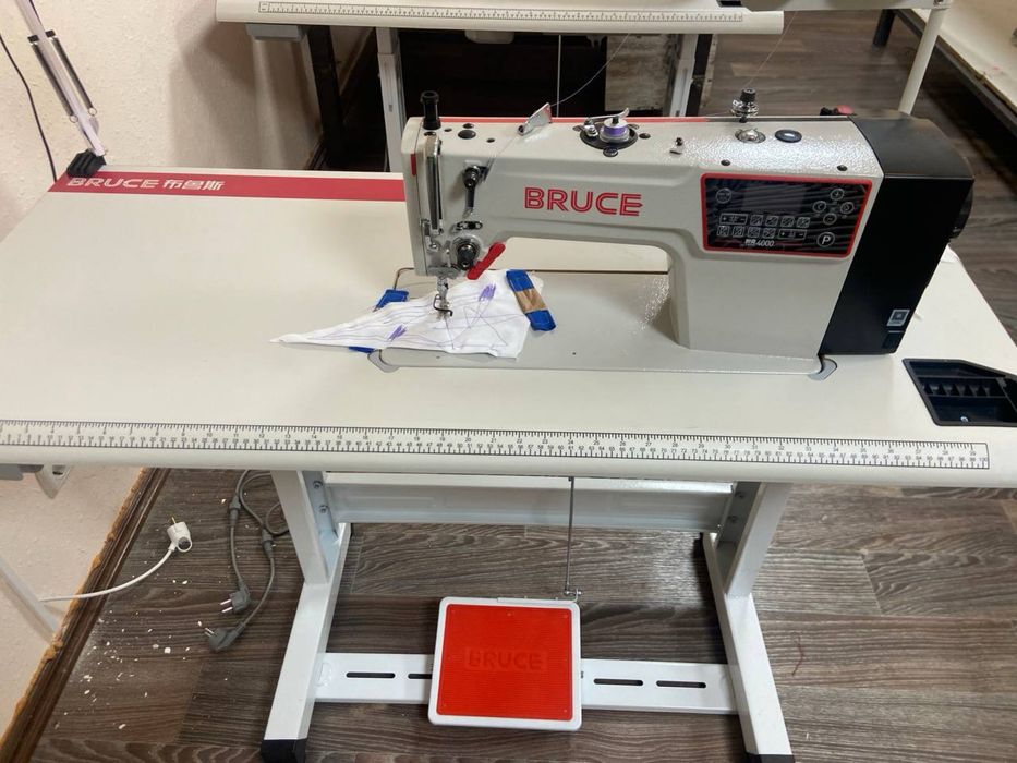 Стол закройный, Оверлок,Нож раскройный,Машинка Прямострочка