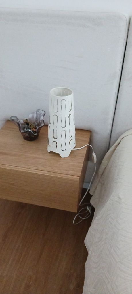 Candeeiro de mesinha de cabeceira Branco/ Troco