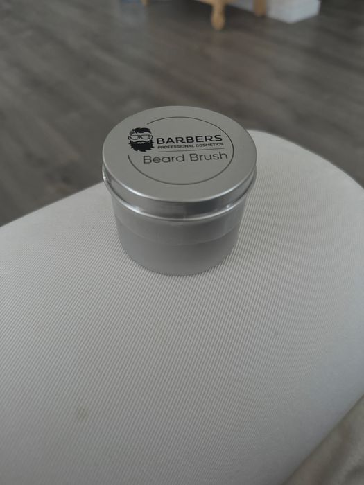 Щітка для бороди beard brush від barbers запакована