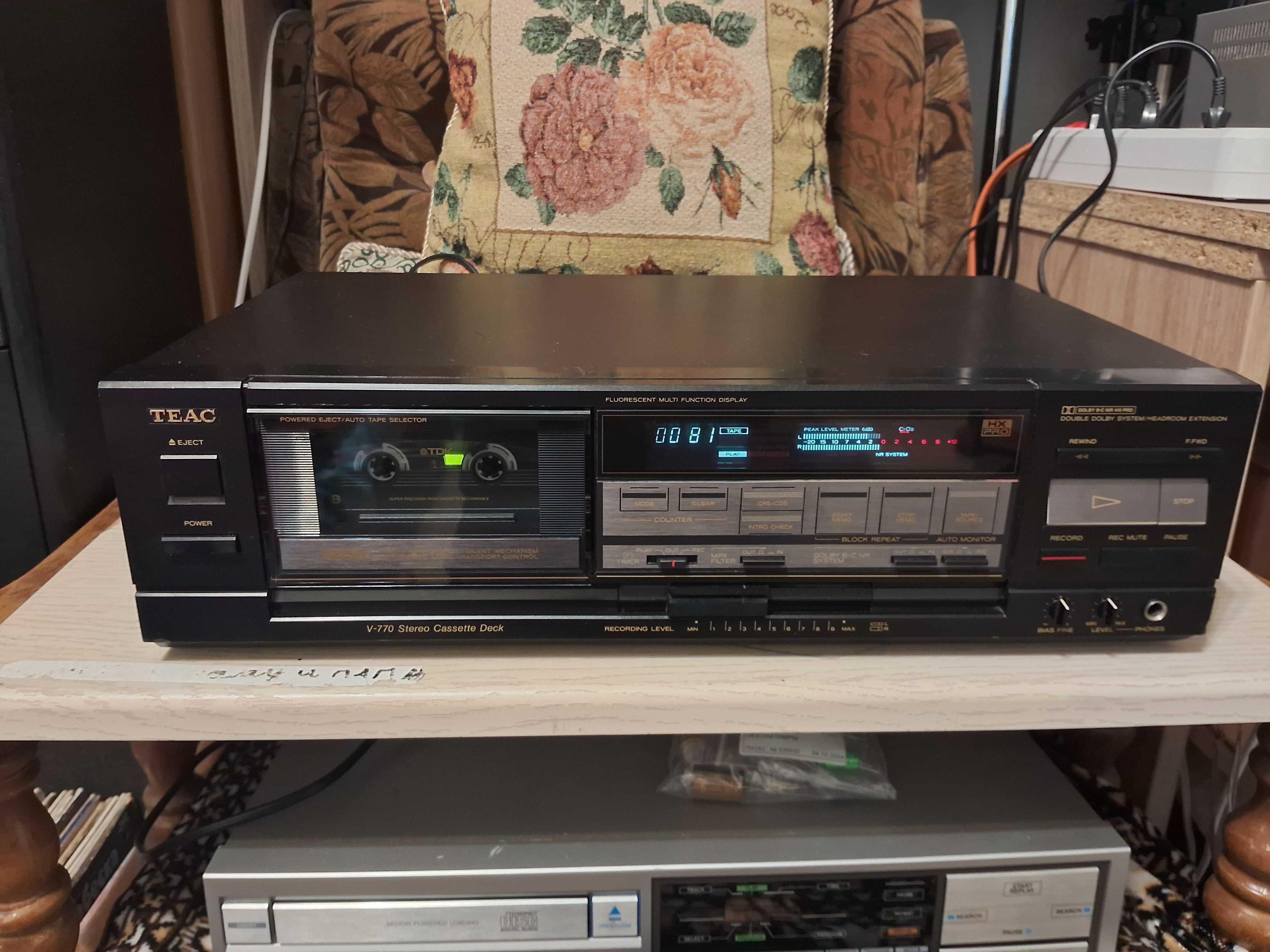 Teac V-770 касетна дека