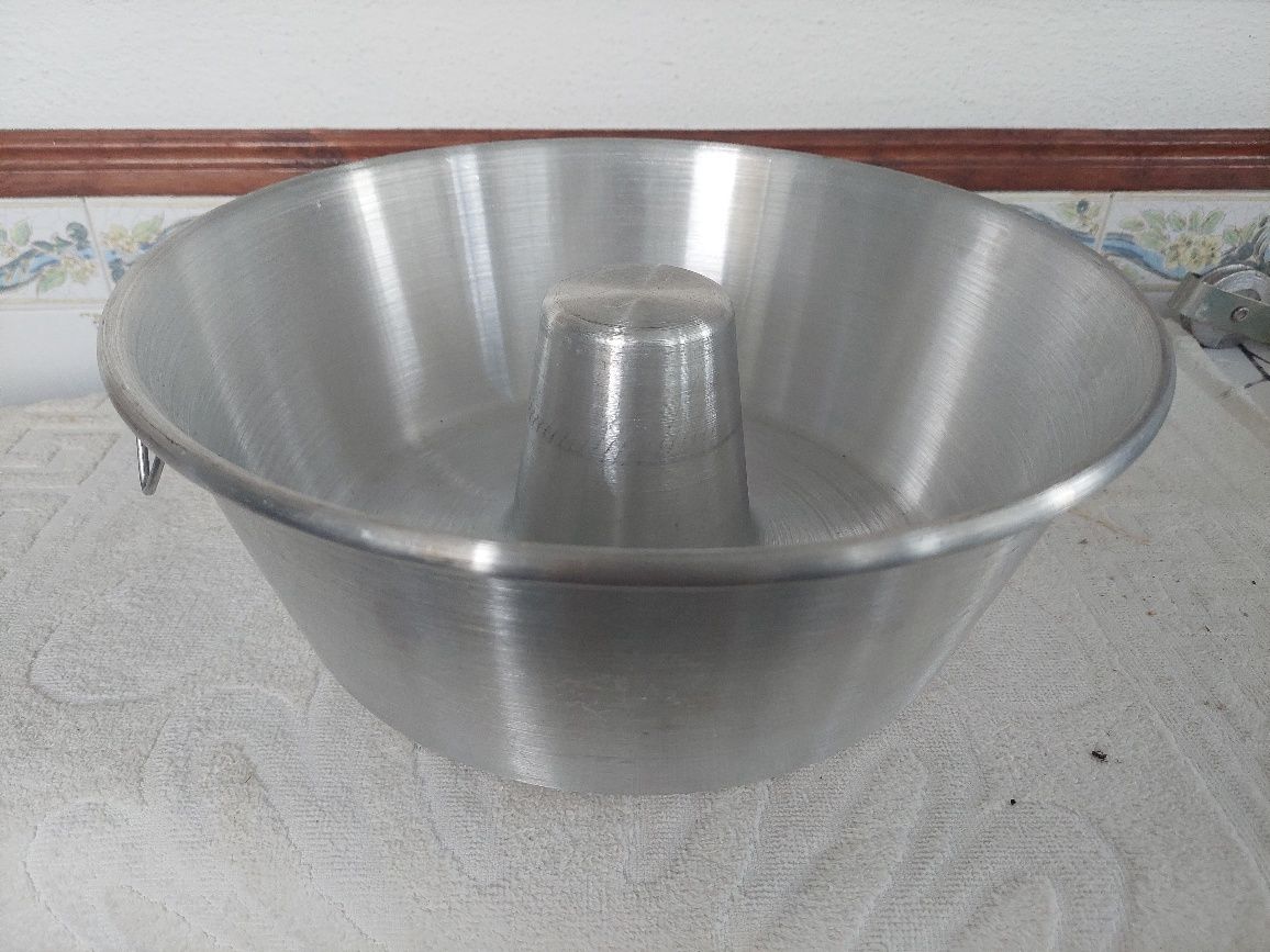 Forma para bolos em aluminio