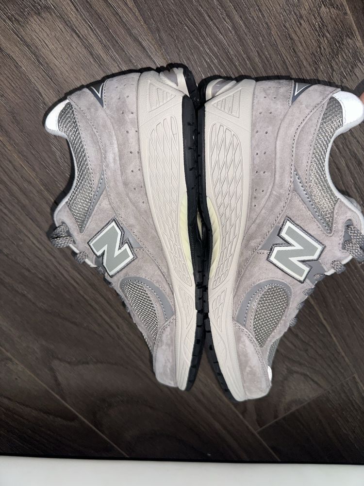 New balance 2002r