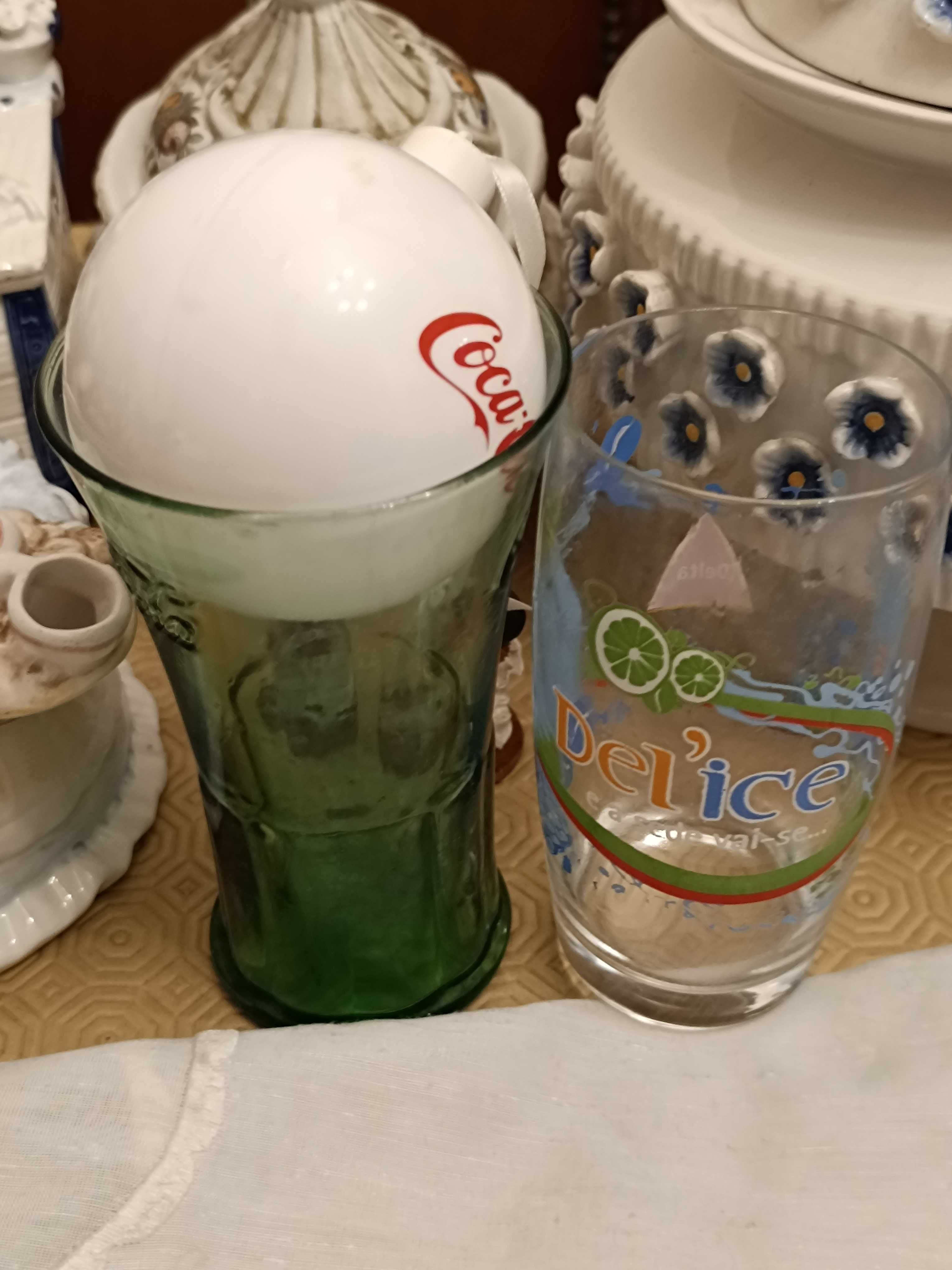 2 Copos e Bola Coca Cola