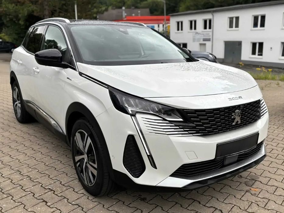Peugeot 3008 Hybrid      2021