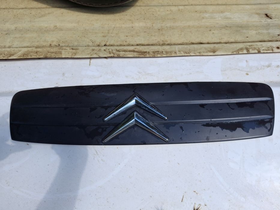 Grelha com emblema Citroën C2