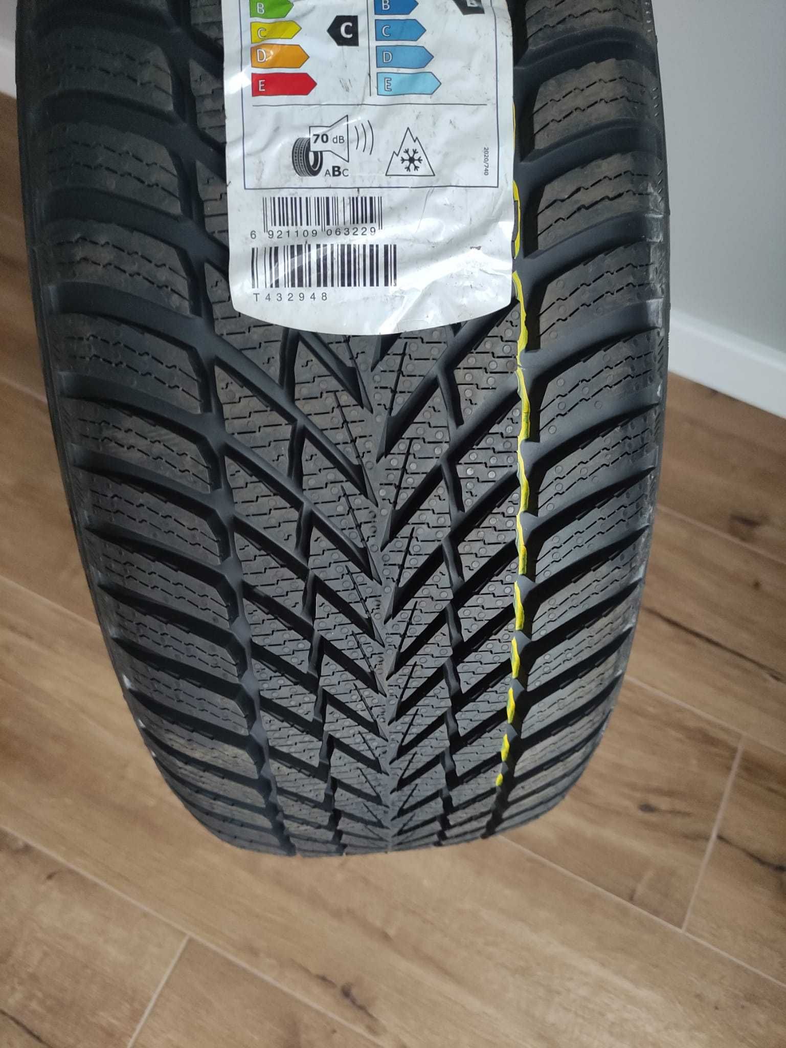 2 X NOKIAN Tyres Snowproff 2 215/55 R17 94H