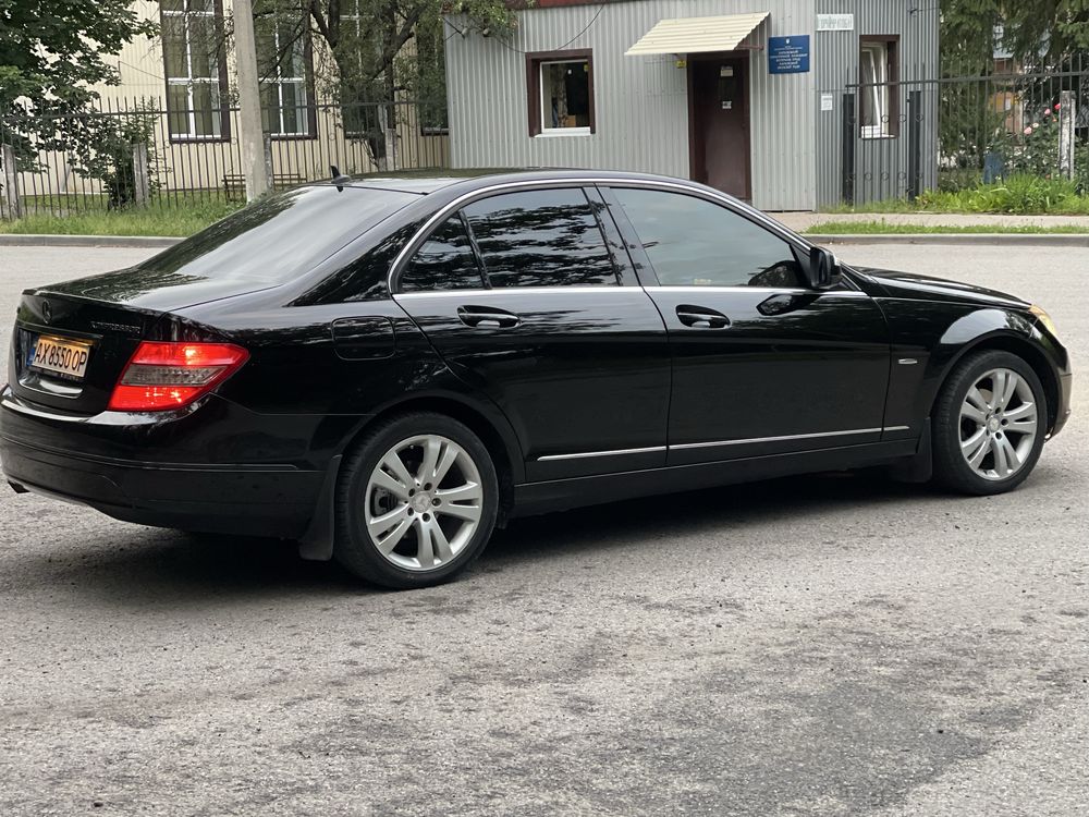 Продам Mercedes-Benz C 180 W 204 2008 года,