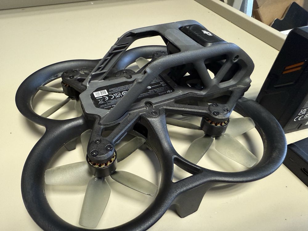 Dron DJI Avata z baterią i hubem do ładowania. Faktura VAT