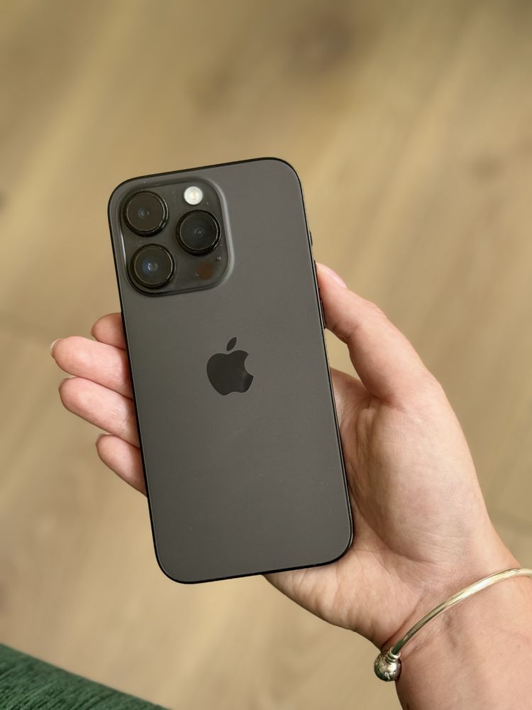 Apple Iphone 14 pro space black + case gratis