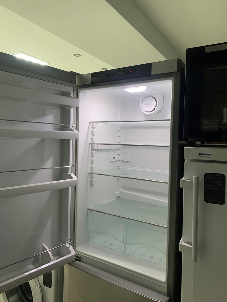 преміальний Холодильник Liebherr FreeFrost/стан дуже гарний /Німеччина
