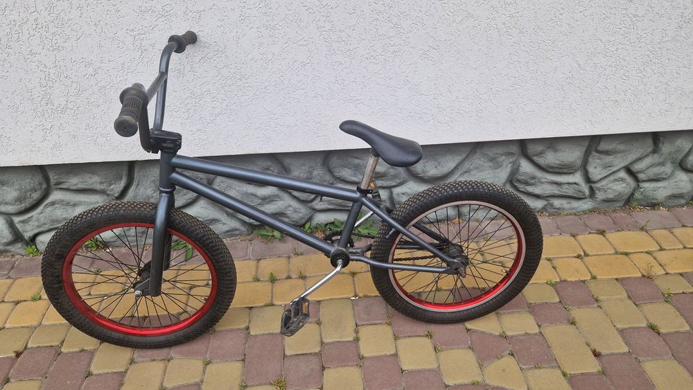 Трюковий велосипед BMX