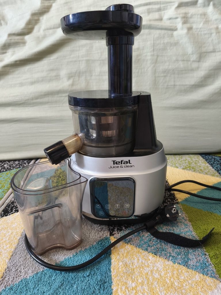 Продам соковыжималку Tefal JUICE & CLEAN ZC420E38