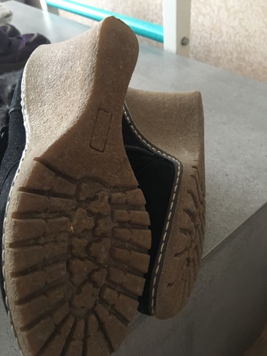 Зимове взуття натуральний замш