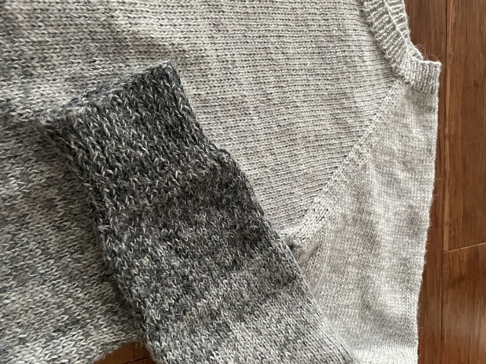 Sweter recznie robiony nowy (s/m) handmade (włoczka z wełną)